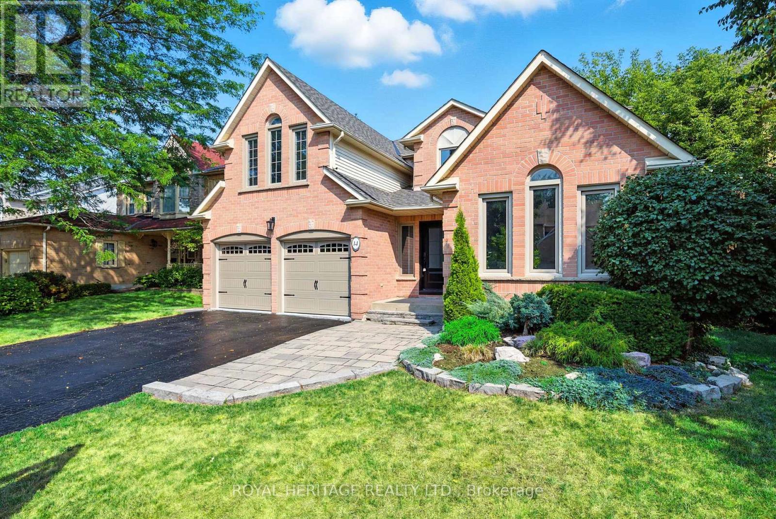 14 BALSDON CRESCENT, Whitby, Ontario