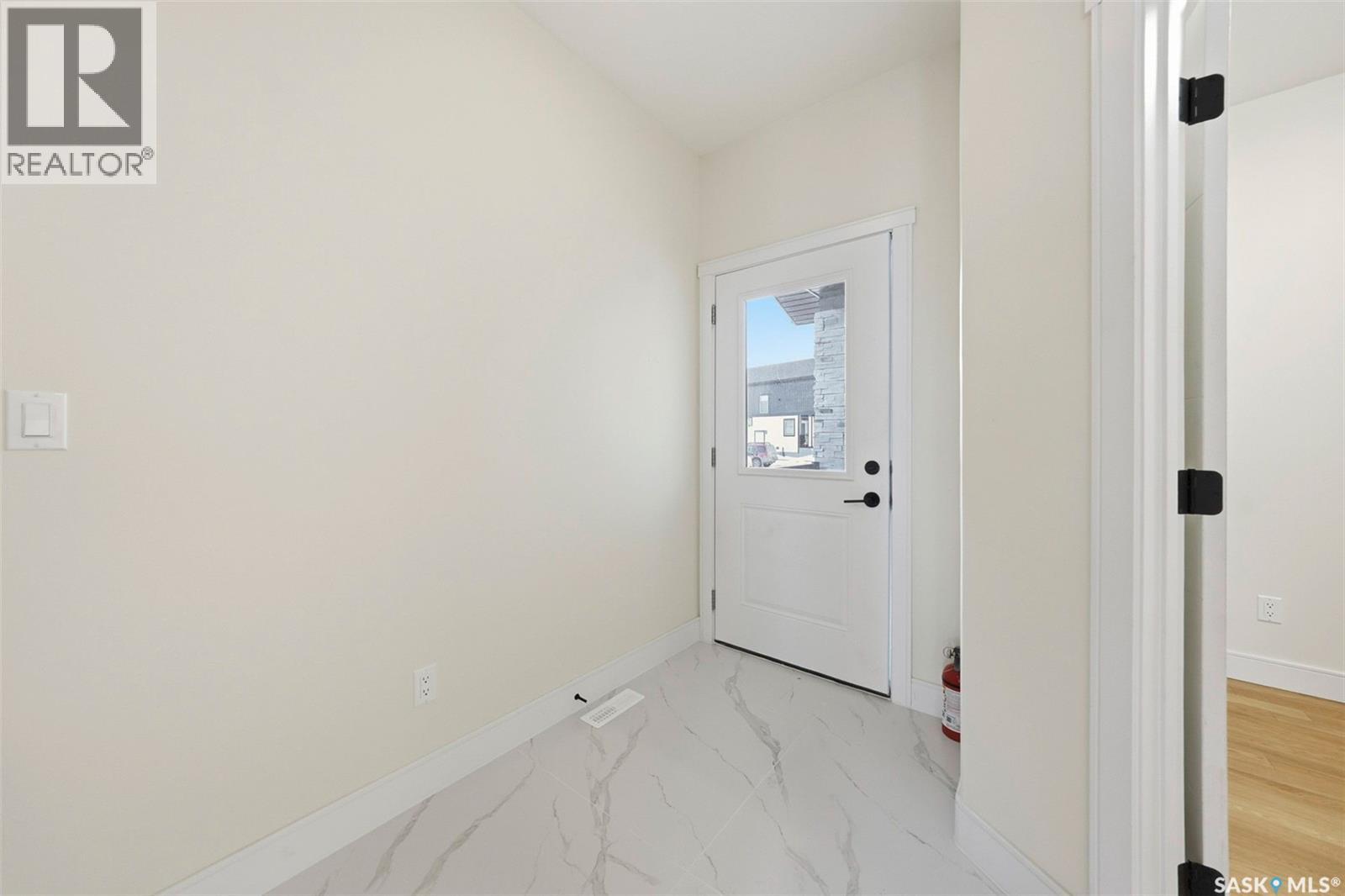 335 Sharma Crescent, Saskatoon, Saskatchewan  S7W 1J1 - Photo 3 - SK021791