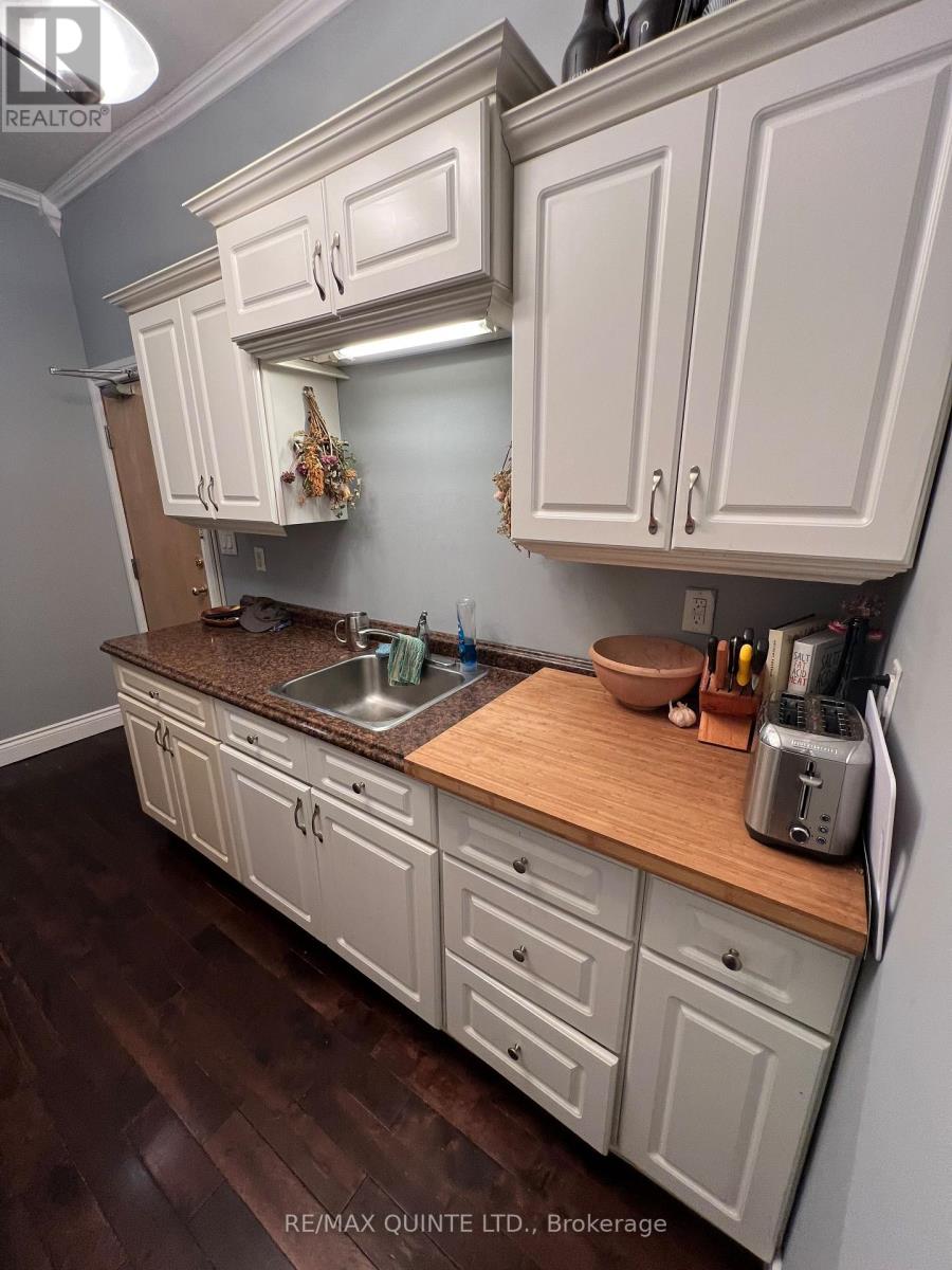 4 - 205 Charles Street, Belleville, Ontario  K8N 3M3 - Photo 5 - X12718158