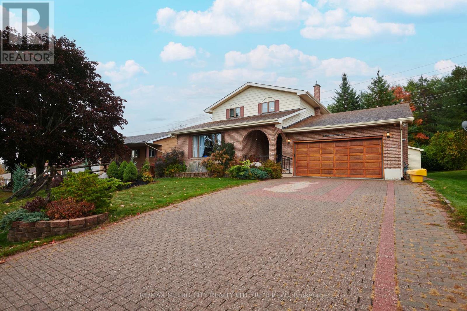 115 Ivy Avenue, Renfrew, Ontario  K7V 4C9 - Photo 2 - X12718136