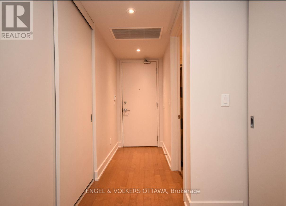 420 - 7 Marquette Avenue, Ottawa, Ontario  K1L 8A7 - Photo 6 - X12718140