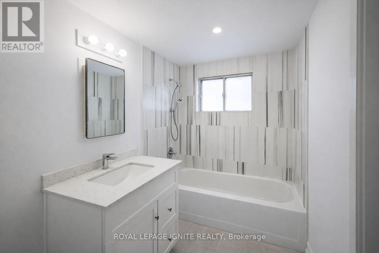 3 - 573a Birchmount Road, Toronto, Ontario  M1K 1P8 - Photo 2 - E12696478