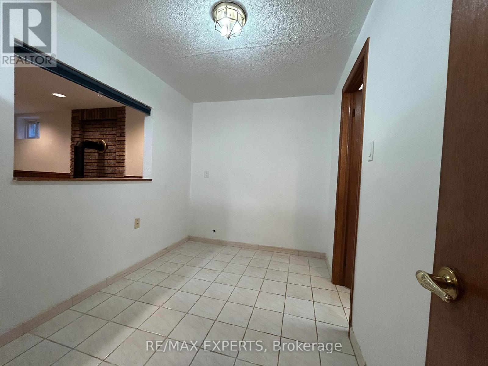 Lower - 206 Helen Street, Vaughan, Ontario  L4L 3S3 - Photo 11 - N12706700