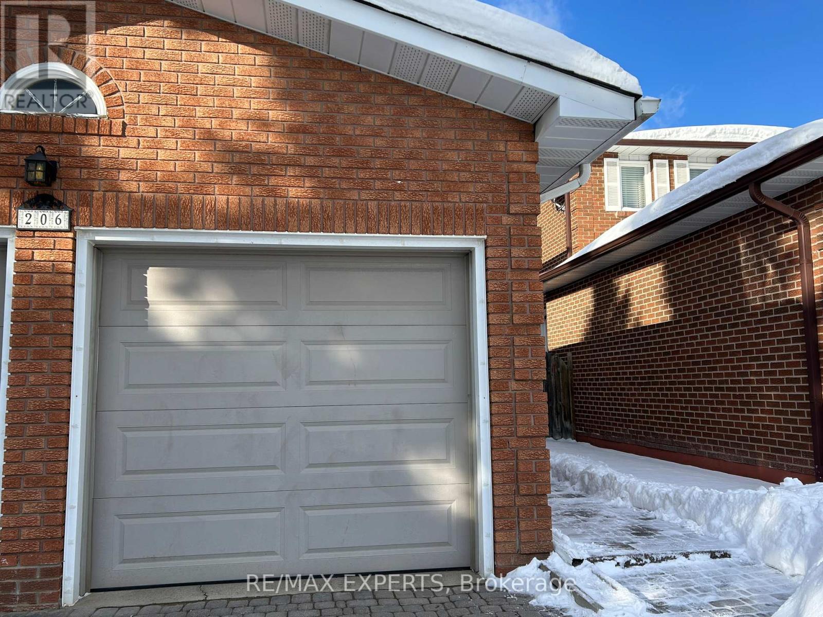 Lower - 206 Helen Street, Vaughan, Ontario  L4L 3S3 - Photo 3 - N12706700