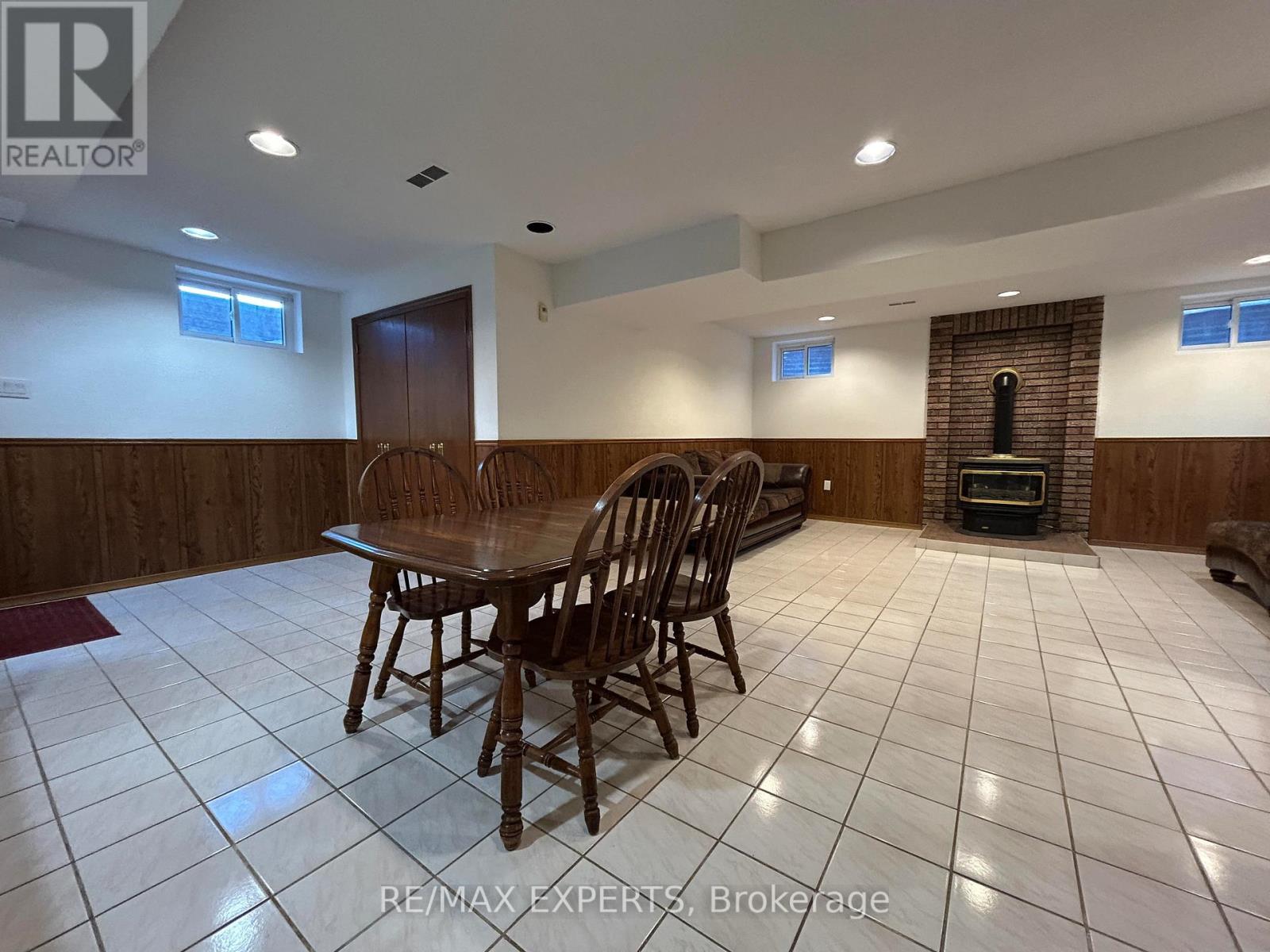 Lower - 206 Helen Street, Vaughan, Ontario  L4L 3S3 - Photo 7 - N12706700