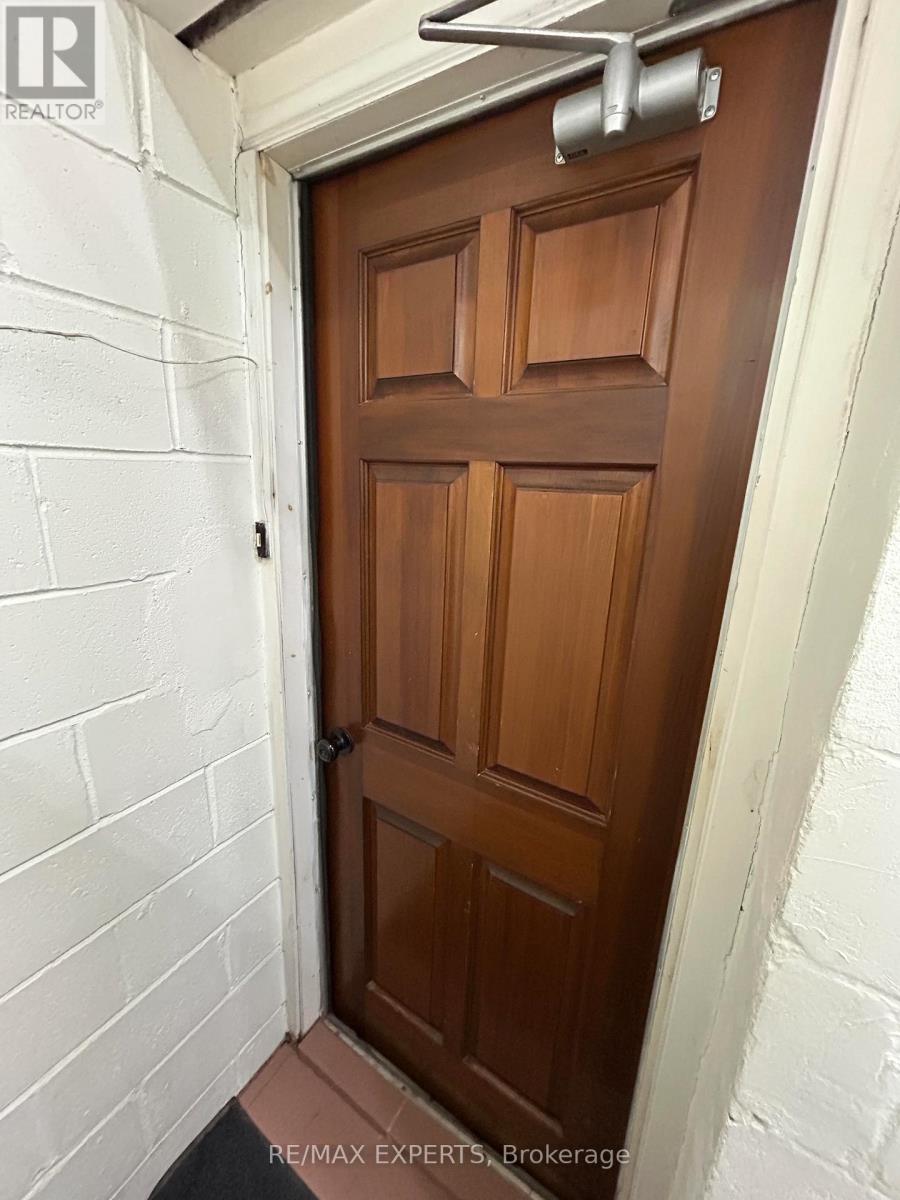 Lower - 206 Helen Street, Vaughan, Ontario  L4L 3S3 - Photo 5 - N12706700