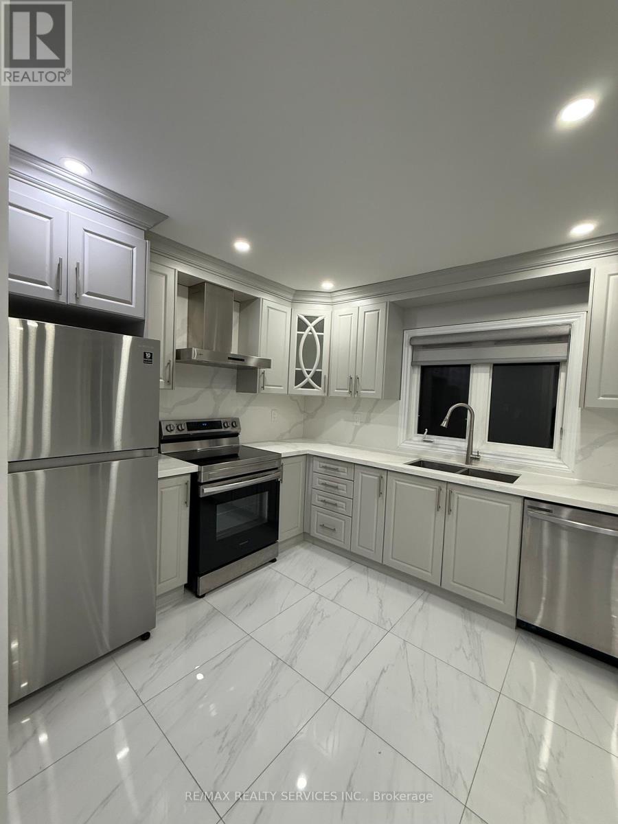 60 Culture Crescent, Brampton, Ontario  L6X 5A2 - Photo 6 - W12669230