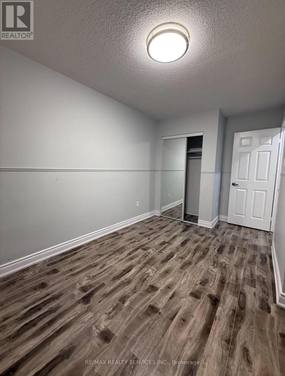 60 Culture Crescent, Brampton, Ontario  L6X 5A2 - Photo 11 - W12669230