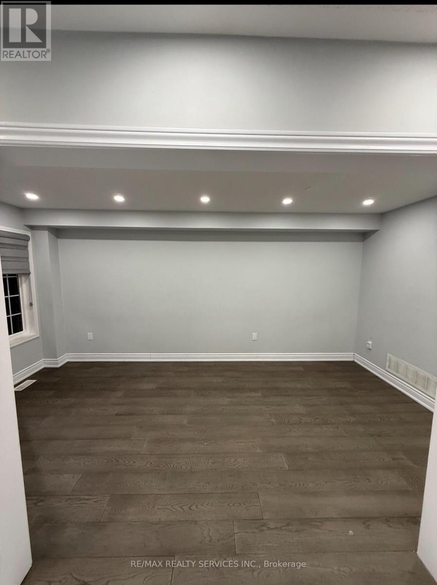 60 Culture Crescent, Brampton, Ontario  L6X 5A2 - Photo 15 - W12669230