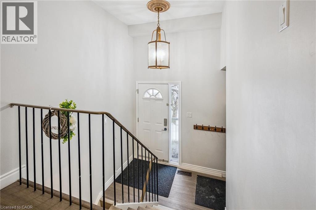 297 Bluevale Street N Unit# E, Waterloo, Ontario  N2J 4H6 - Photo 4 - 40799389