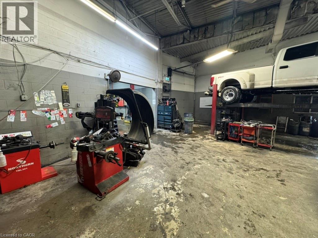 1659 Victoria Street N, Kitchener, Ontario  N2B 3E6 - Photo 8 - 40799050