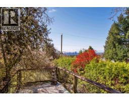 445 W QUEENS ROAD, North Vancouver, British Columbia