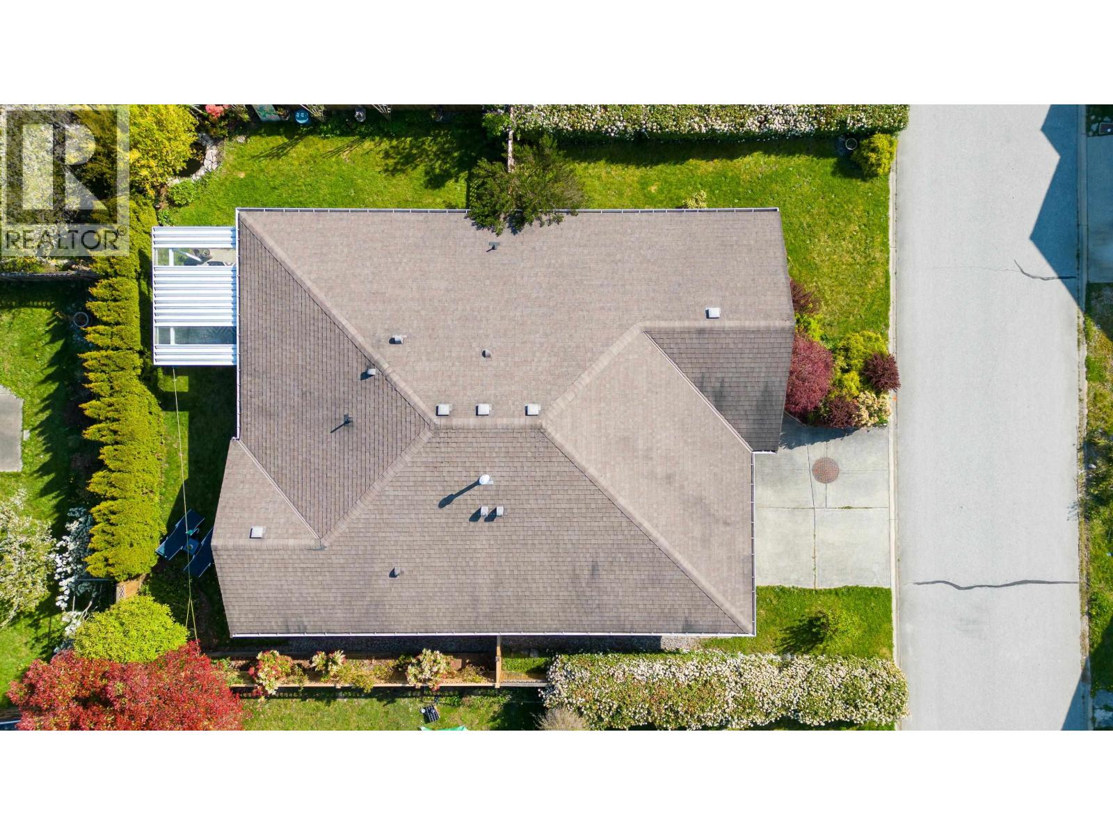 5722 Emily Way, Sechelt, British Columbia  V7Z 0N5 - Photo 39 - R3081907