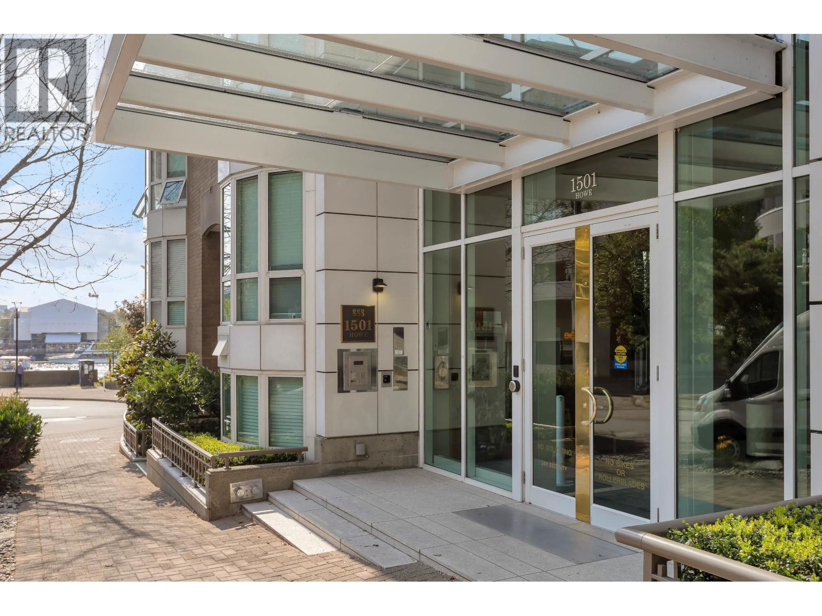 502 1501 Howe Street, Vancouver, British Columbia  V6Z 2P8 - Photo 1 - R3081856