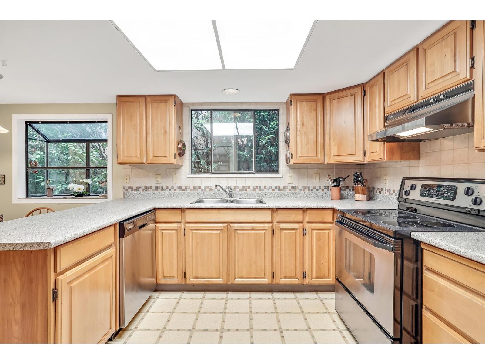 103 12749 16 Avenue, Surrey, British Columbia  V4A 1N2 - Photo 12 - R3081692