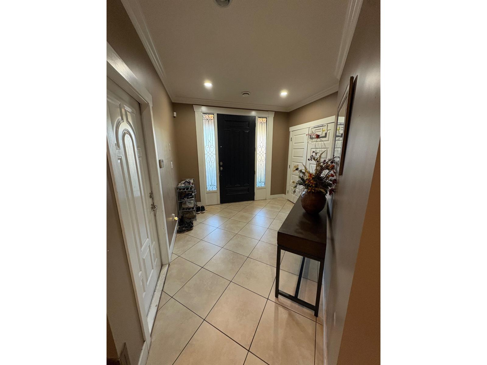 2731 Carriage Court, Abbotsford, British Columbia  V4X 0A3 - Photo 3 - R3081583