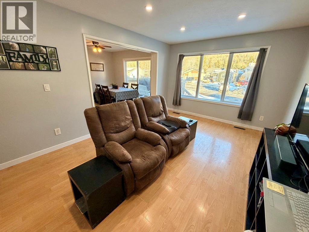 151 Wolverine Avenue, Tumbler Ridge, British Columbia  V0C 2W0 - Photo 7 - 10373521