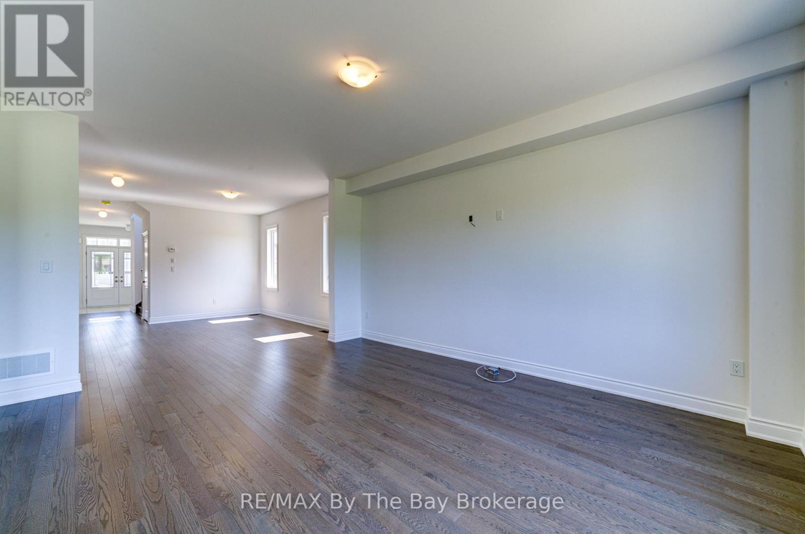 16 Misty Ridge Road, Wasaga Beach, Ontario  L9Z 0R8 - Photo 10 - S12557182