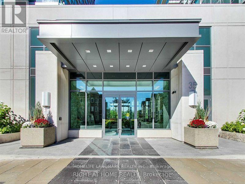 901 - 35 Brian Peck Crescent, Toronto, Ontario  M4G 0A5 - Photo 2 - C12718146