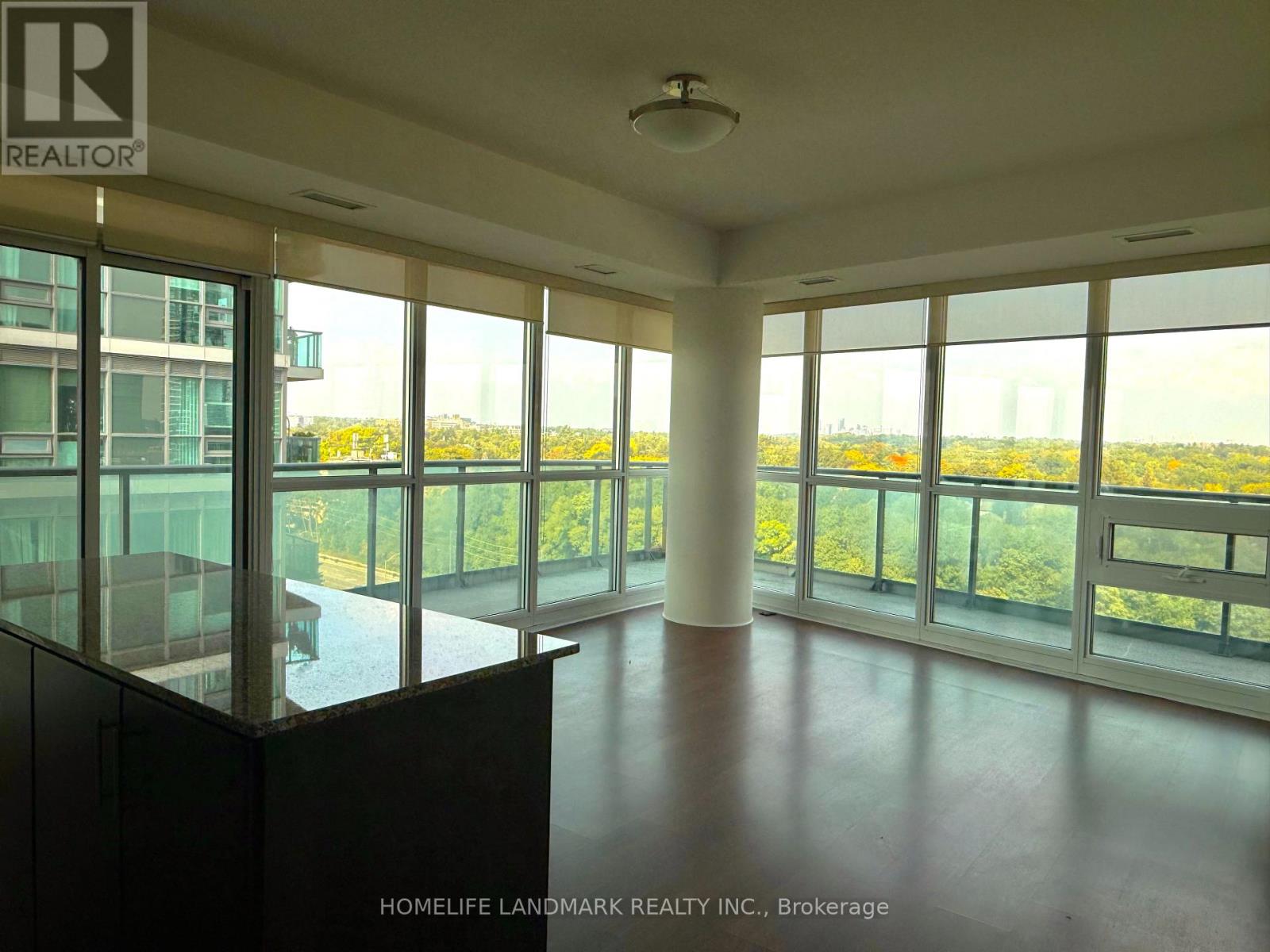 901 - 35 Brian Peck Crescent, Toronto, Ontario  M4G 0A5 - Photo 4 - C12718146