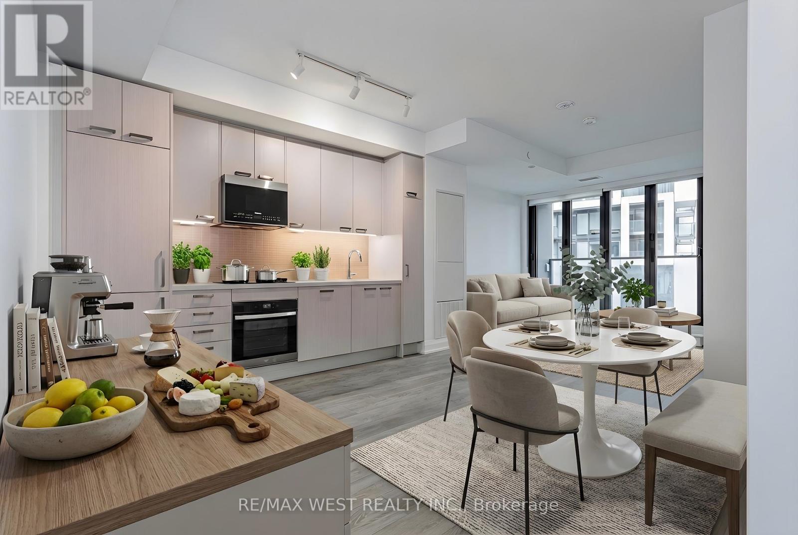 <div class="slider-price">$2,150 Monthly</div><p>1506 - 20 Soudan Avenue, Toronto, Ontario</p>