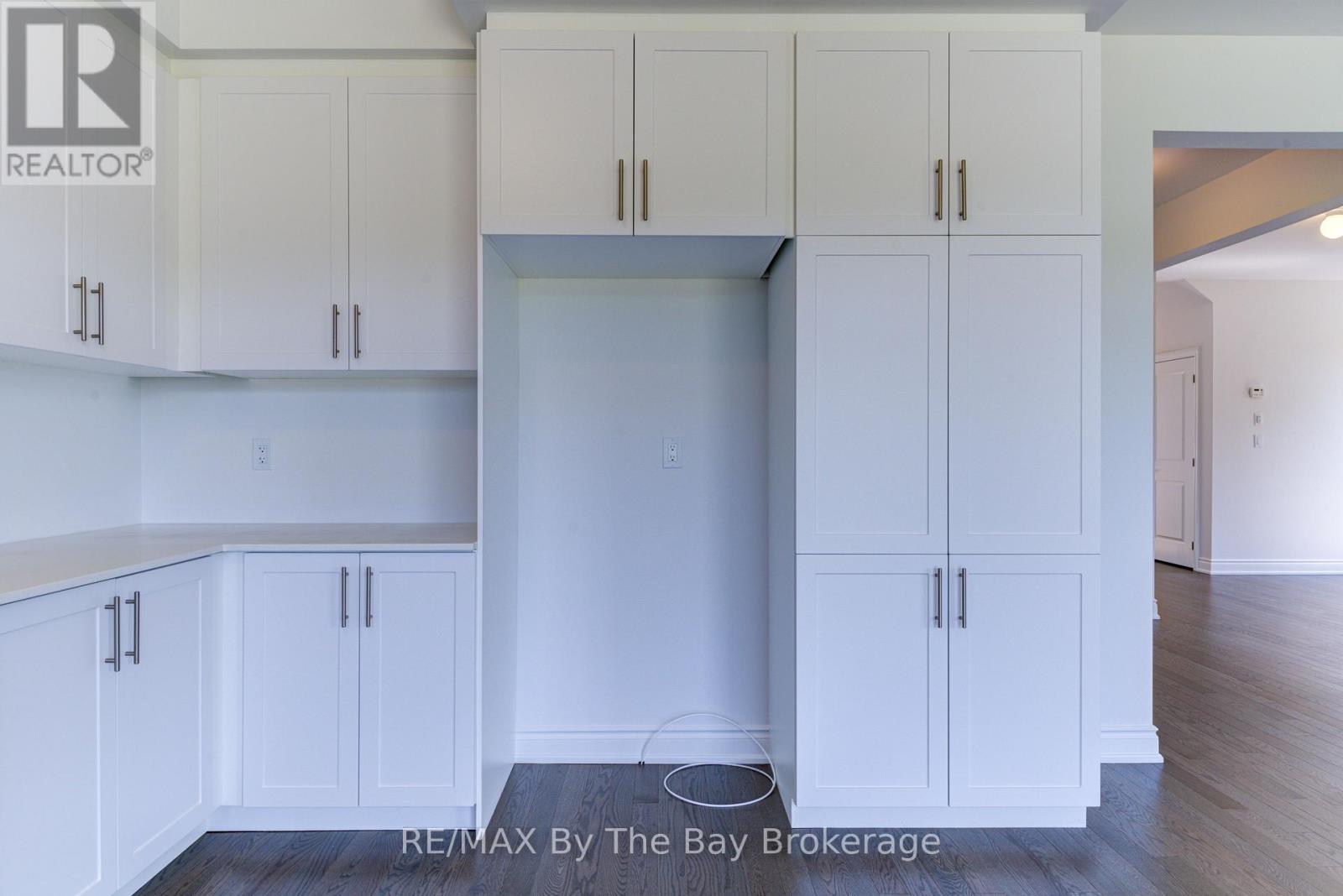 16 Misty Ridge Road, Wasaga Beach, Ontario  L9Z 0R8 - Photo 8 - S12557182