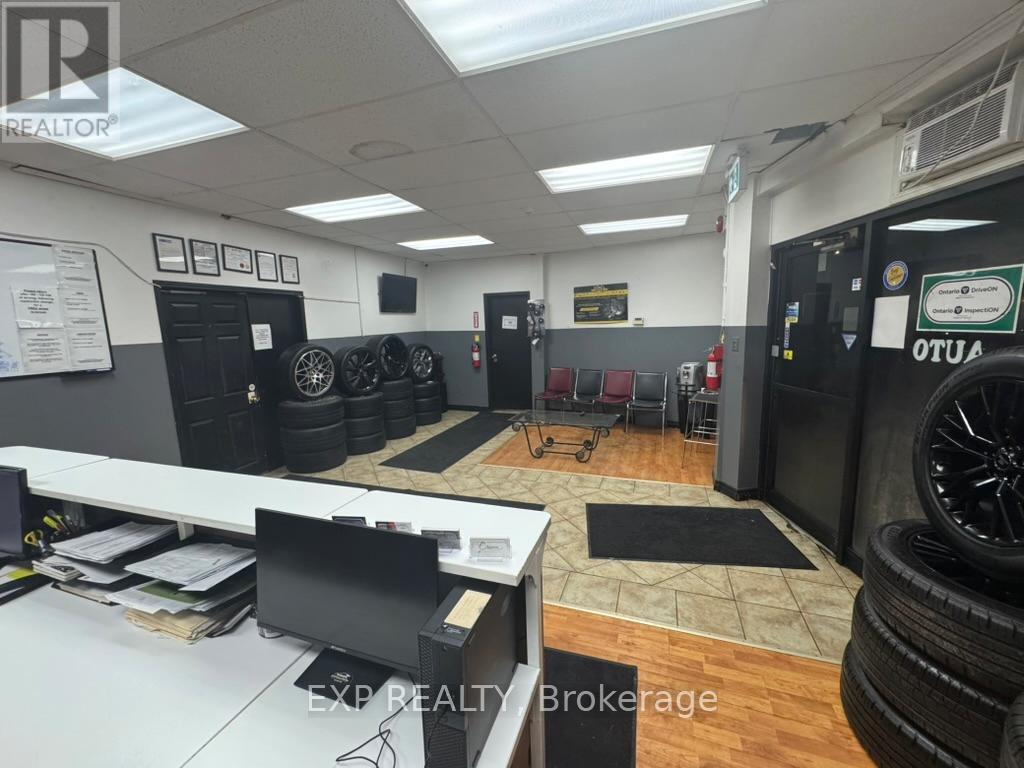 1659 Victoria Street N, Kitchener, Ontario  N2B 3E6 - Photo 19 - X12709324