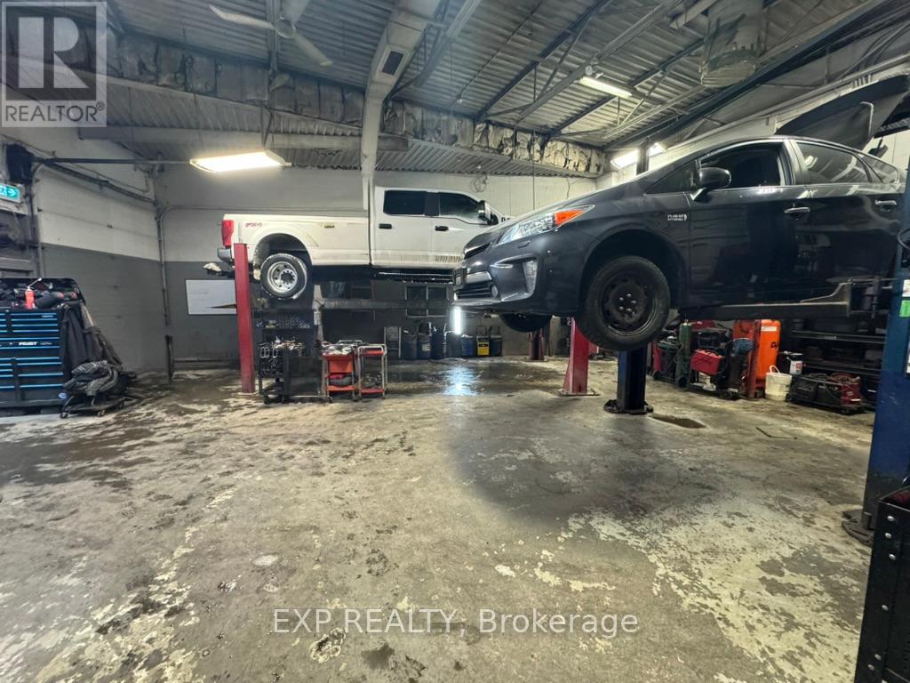 1659 Victoria Street N, Kitchener, Ontario  N2B 3E6 - Photo 15 - X12709324