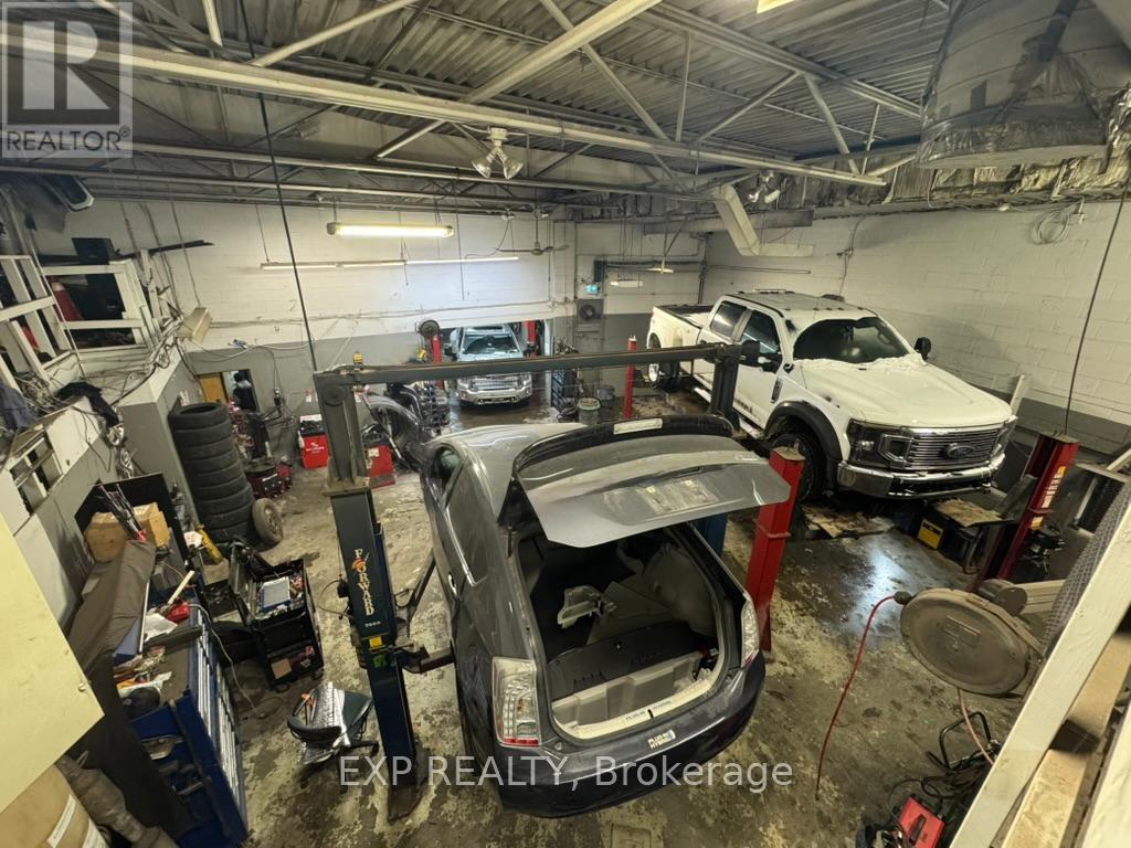 1659 Victoria Street N, Kitchener, Ontario  N2B 3E6 - Photo 20 - X12709324