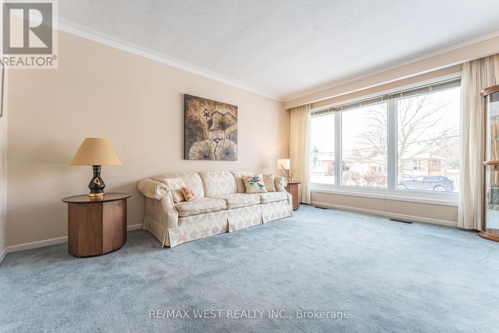 37 Grace Street, Toronto, Ontario  M1J 2M3 - Photo 2 - E12718086