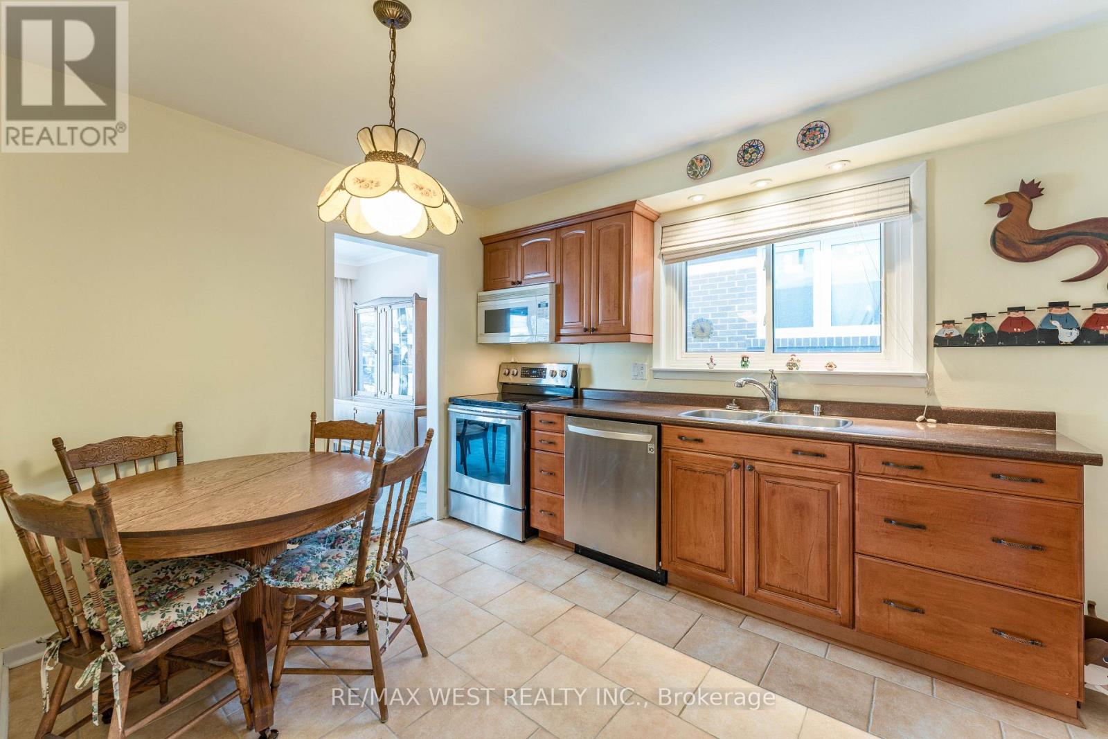 37 Grace Street, Toronto, Ontario  M1J 2M3 - Photo 3 - E12718086