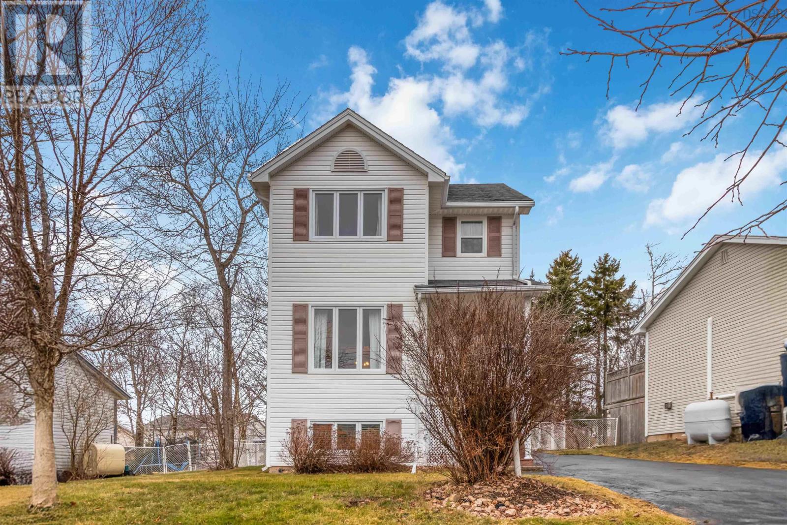 80 Rossing Drive, Middle Sackville, Nova Scotia  B4K 3E6 - Photo 2 - 202601273