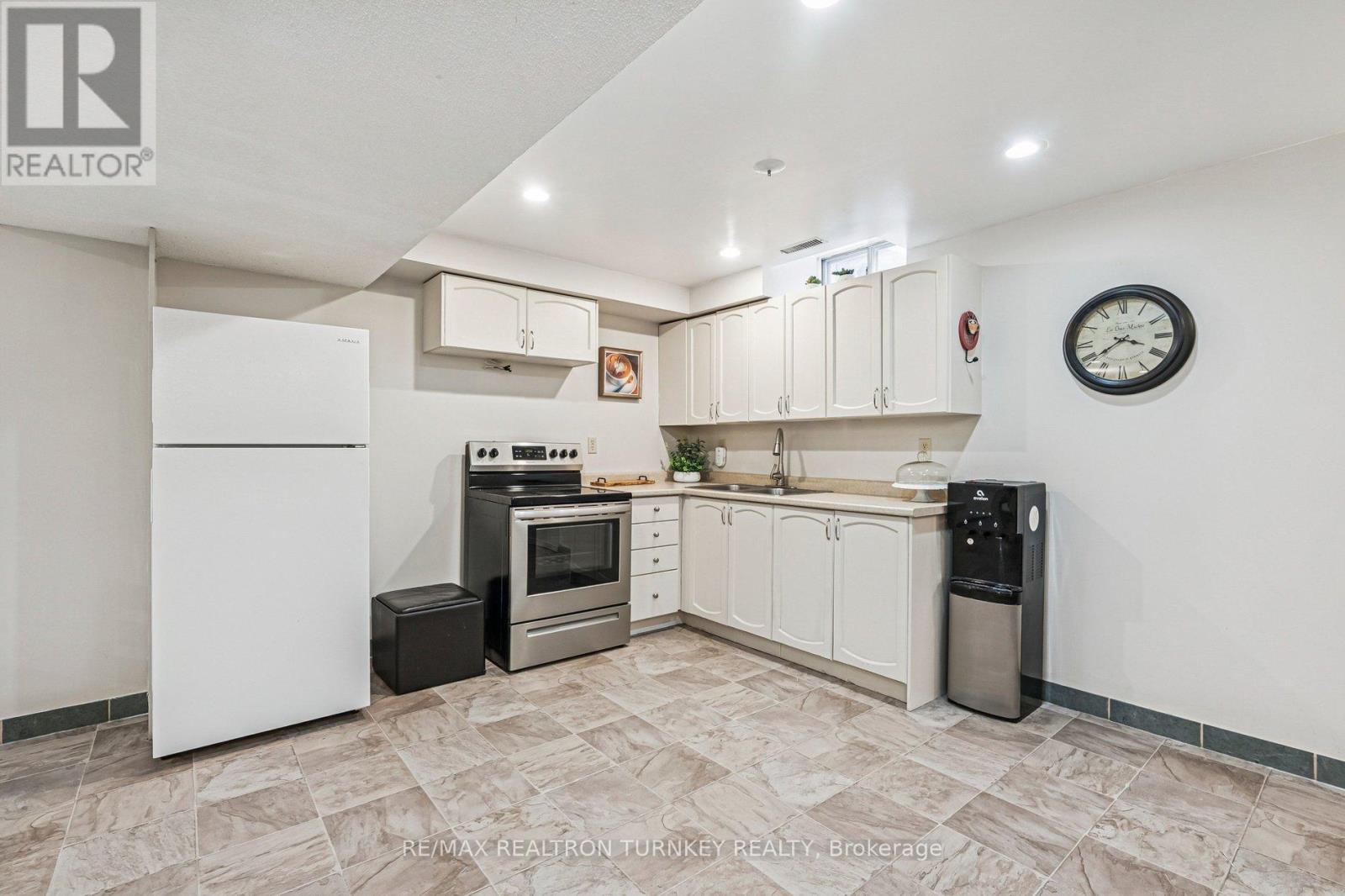 618 Ponting Place, Newmarket, Ontario  L3X 1T4 - Photo 37 - N12718066