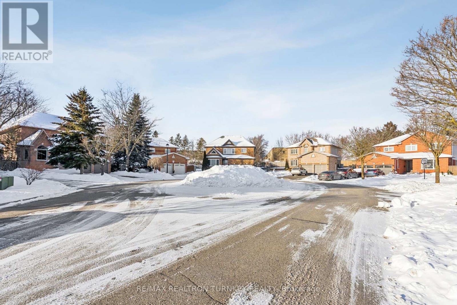 618 Ponting Place, Newmarket, Ontario  L3X 1T4 - Photo 46 - N12718066