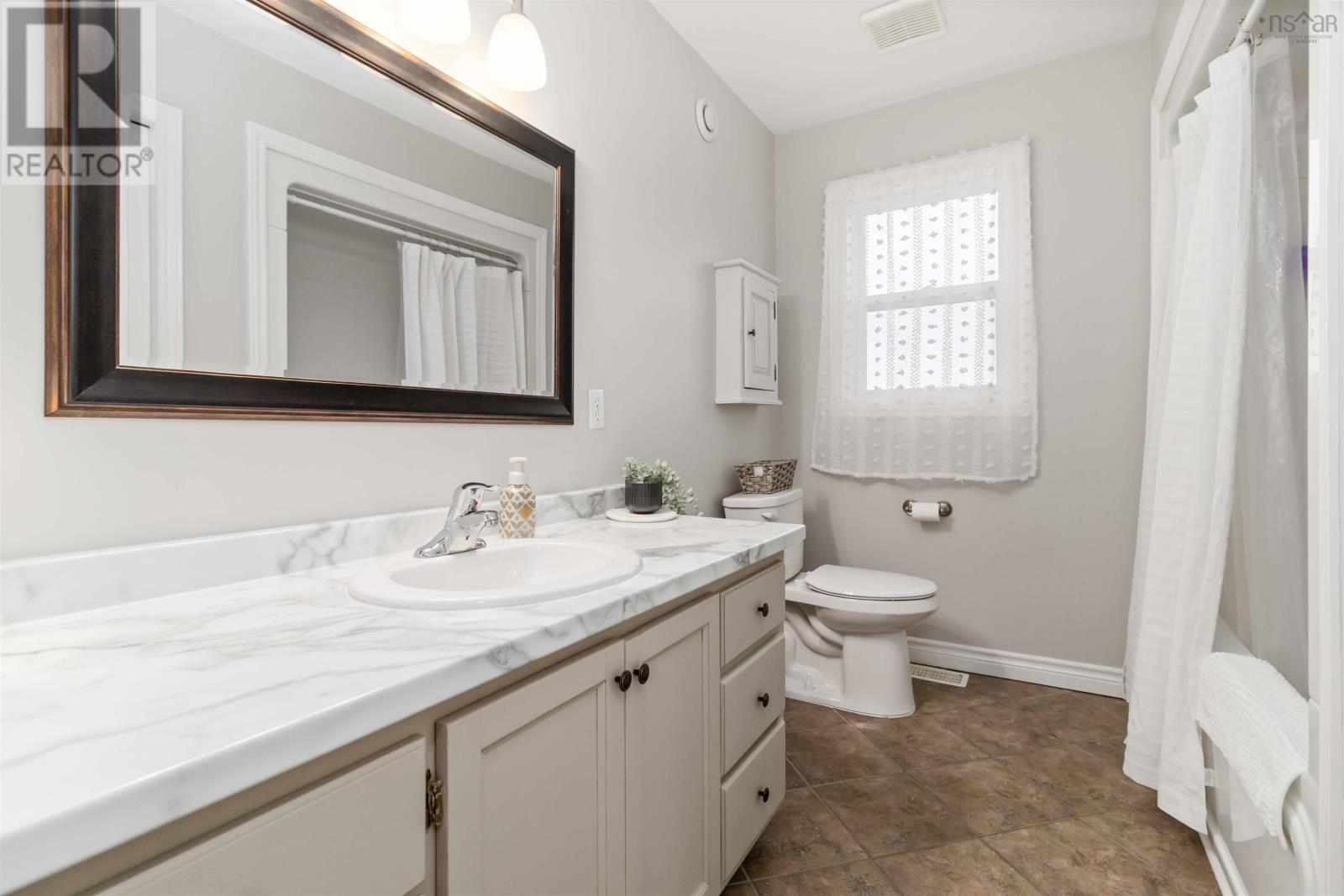 80 Rossing Drive, Middle Sackville, Nova Scotia  B4K 3E6 - Photo 31 - 202601273