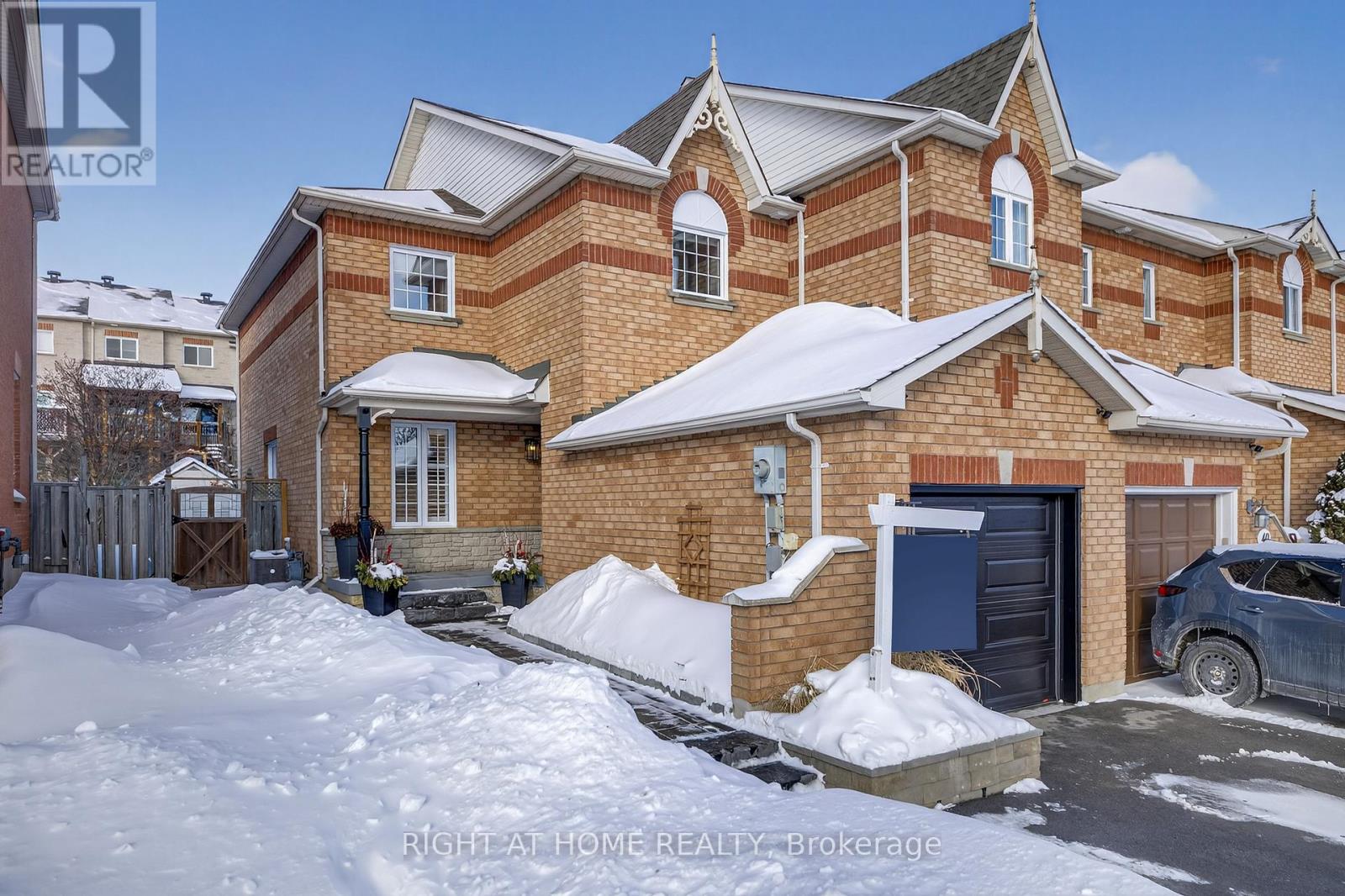 42 DRAKE DRIVE, Barrie, Ontario