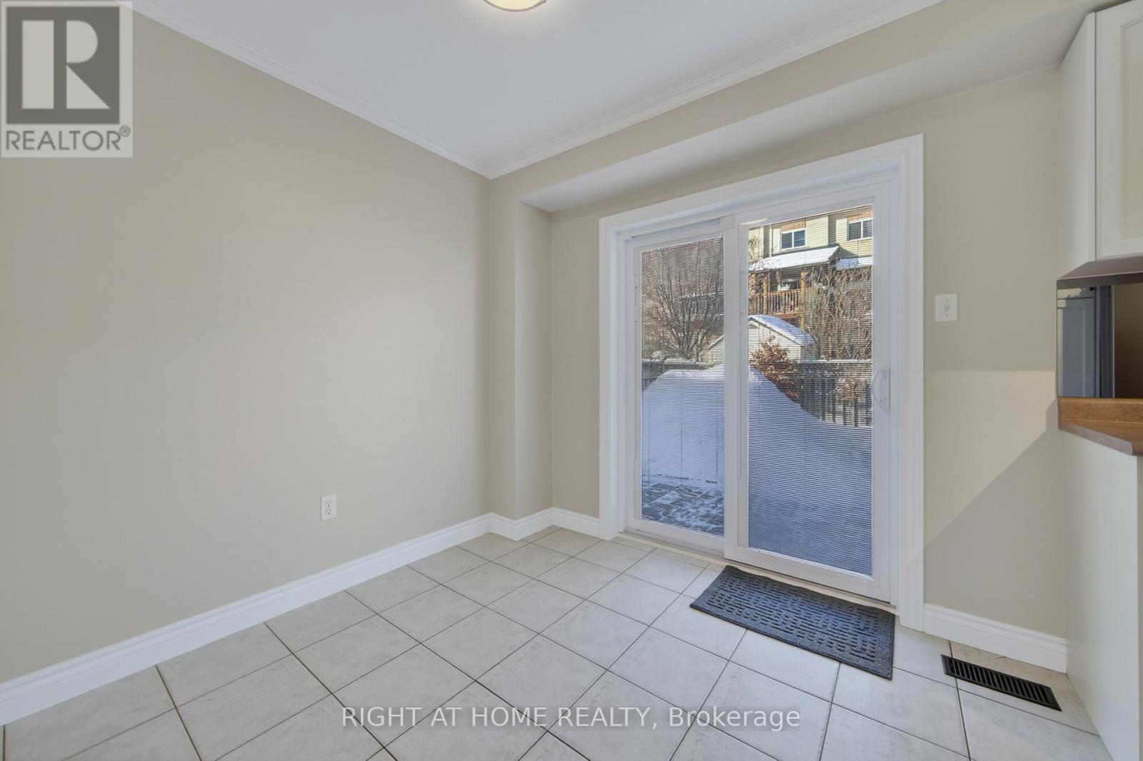 42 Drake Drive, Barrie, Ontario  L4N 8X4 - Photo 24 - S12718088