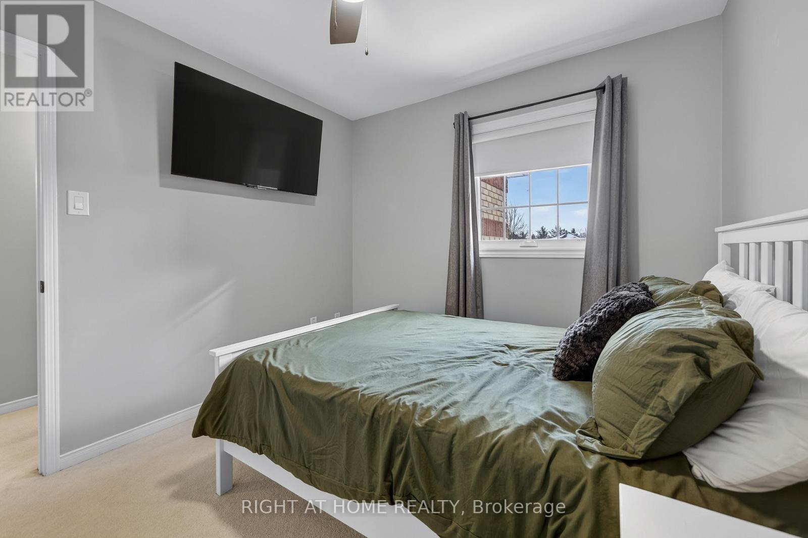 42 Drake Drive, Barrie, Ontario  L4N 8X4 - Photo 31 - S12718088