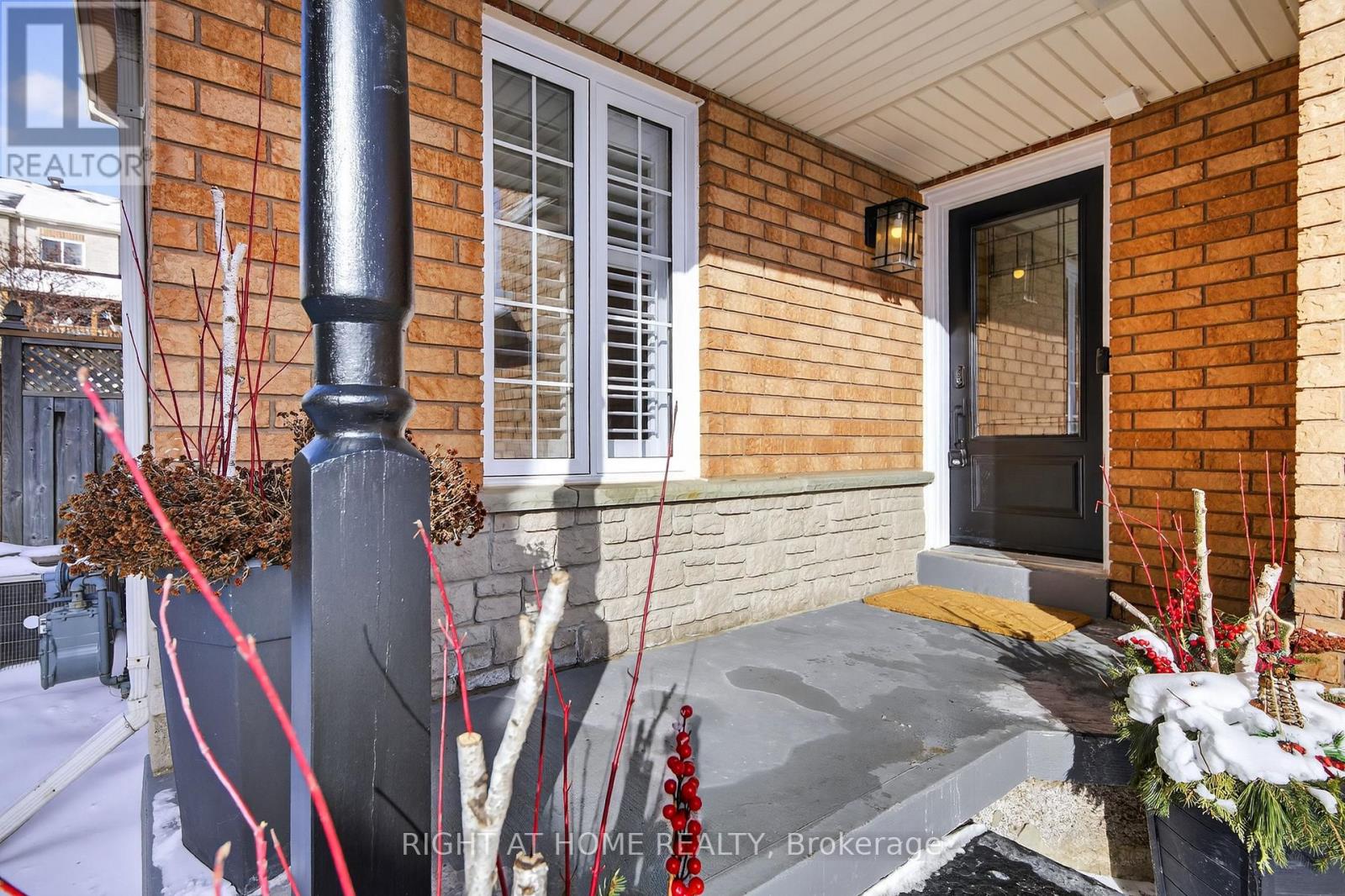 42 Drake Drive, Barrie, Ontario  L4N 8X4 - Photo 4 - S12718088