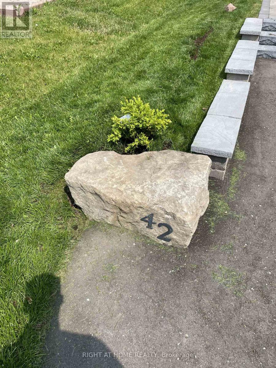 42 Drake Drive, Barrie, Ontario  L4N 8X4 - Photo 46 - S12718088