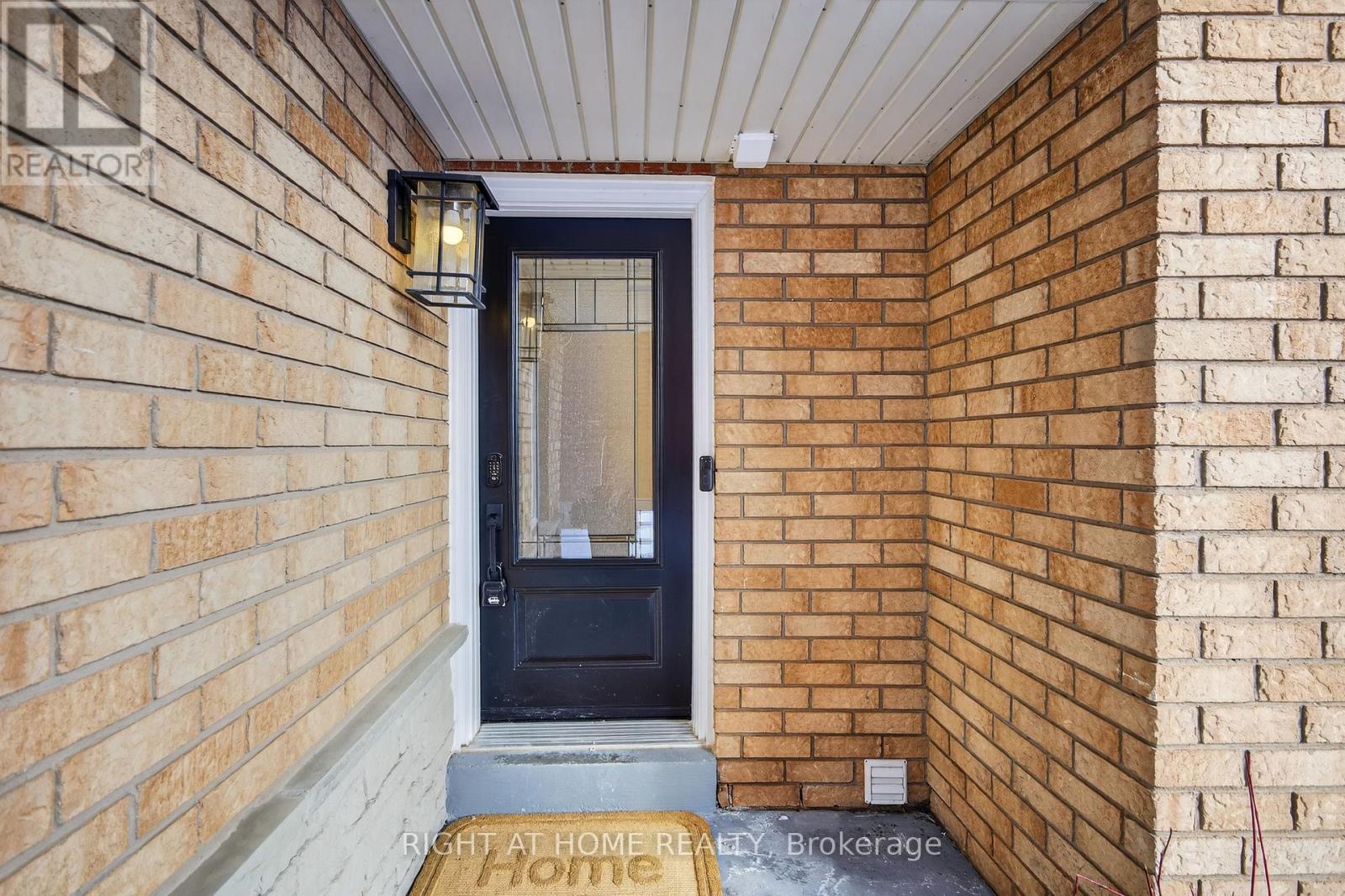 42 Drake Drive, Barrie, Ontario  L4N 8X4 - Photo 5 - S12718088