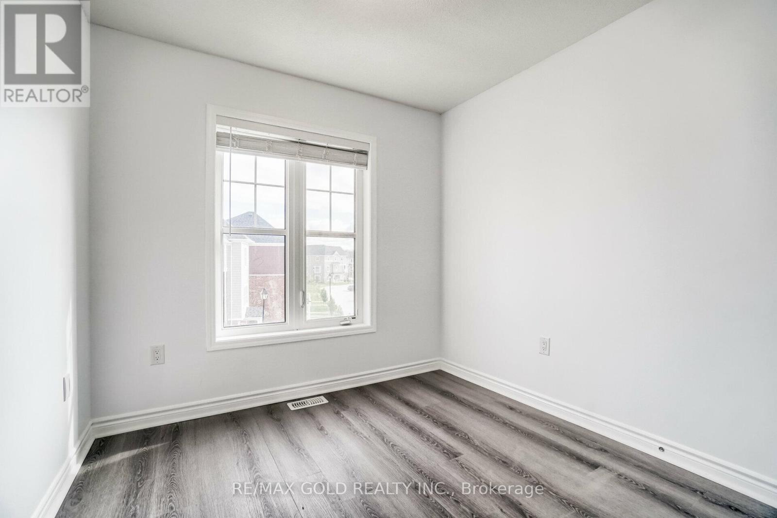 152 Village Gate Drive, Wasaga Beach, Ontario  L9Z 0J7 - Photo 14 - S12718150