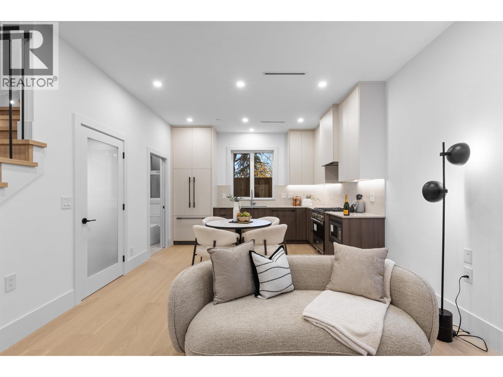 2609 Dundas Street, Vancouver, British Columbia  V5K 1R1 - Photo 4 - R3076815