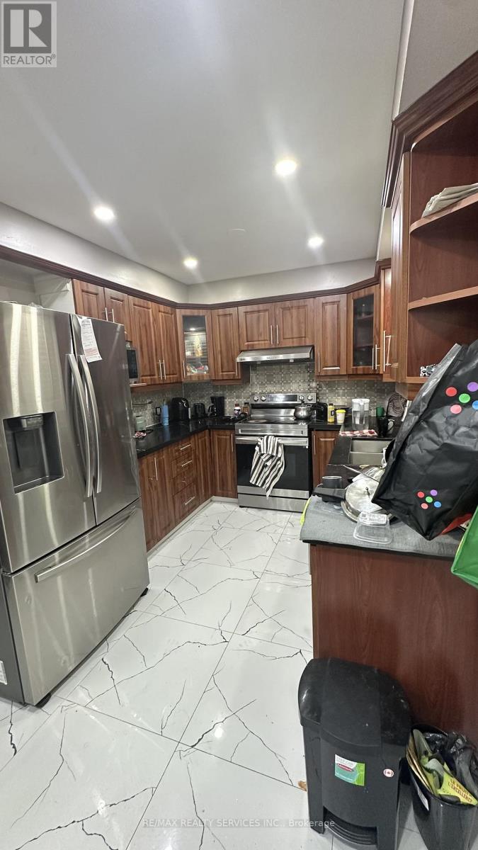 67 La France Road, Brampton, Ontario  L6S 3V7 - Photo 4 - W12718168