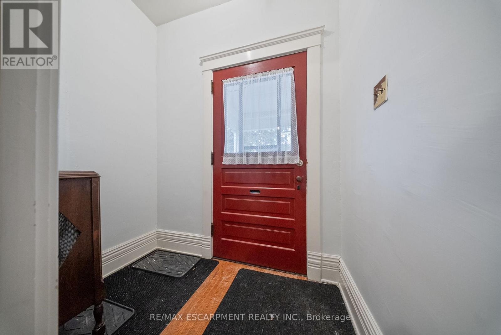 41 Wellington Street S, Woodstock, Ontario  N4S 3H4 - Photo 3 - X12718068