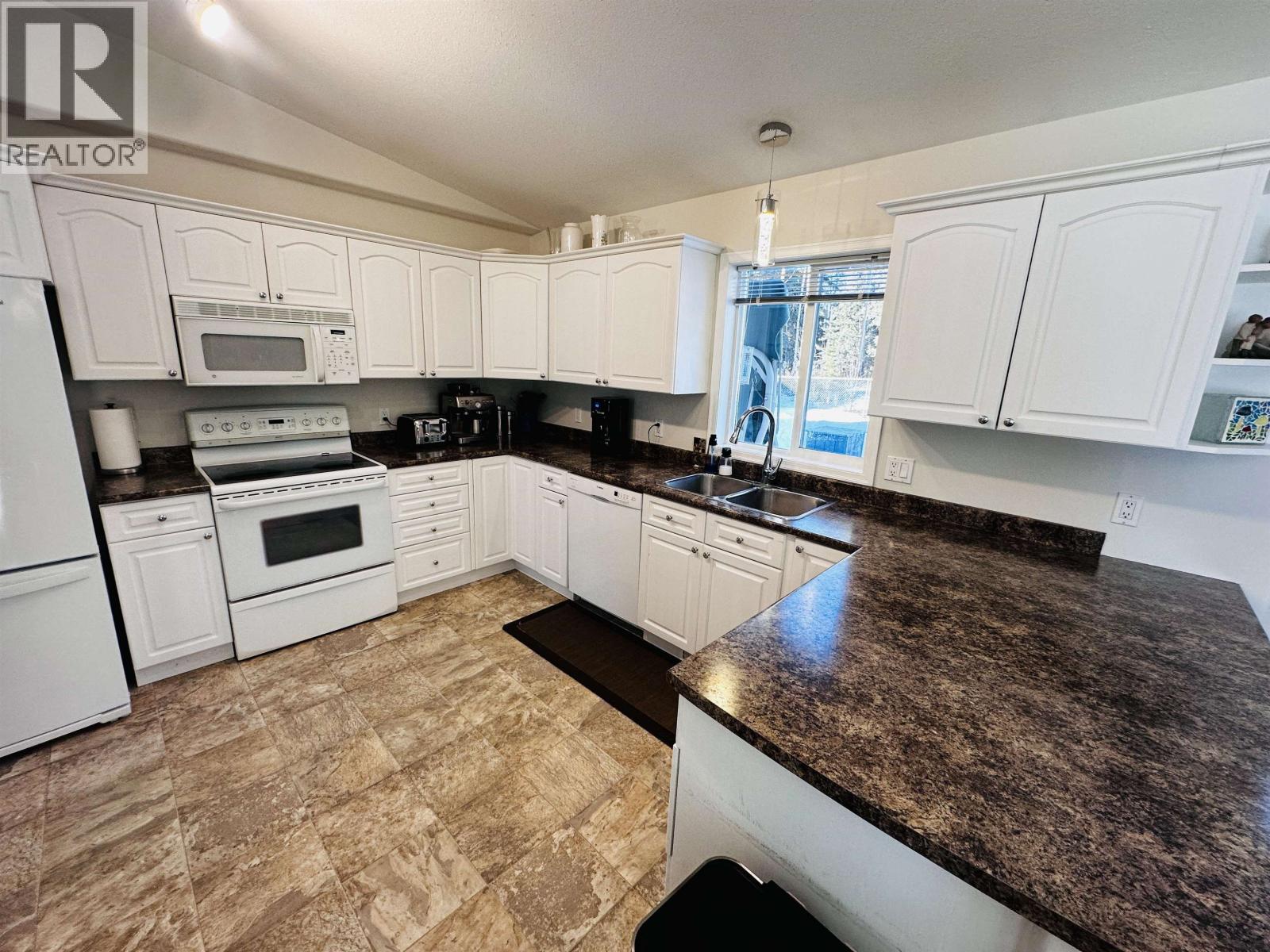 515 9th Avenue, Burns Lake, British Columbia  V0J 1E0 - Photo 21 - R3081904