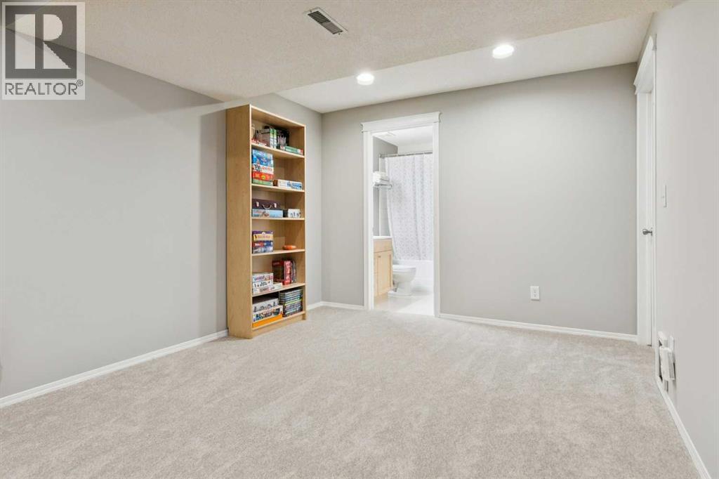 31 Prestwick Grove Se, Calgary, Alberta  T2Z 3L6 - Photo 30 - A2275386