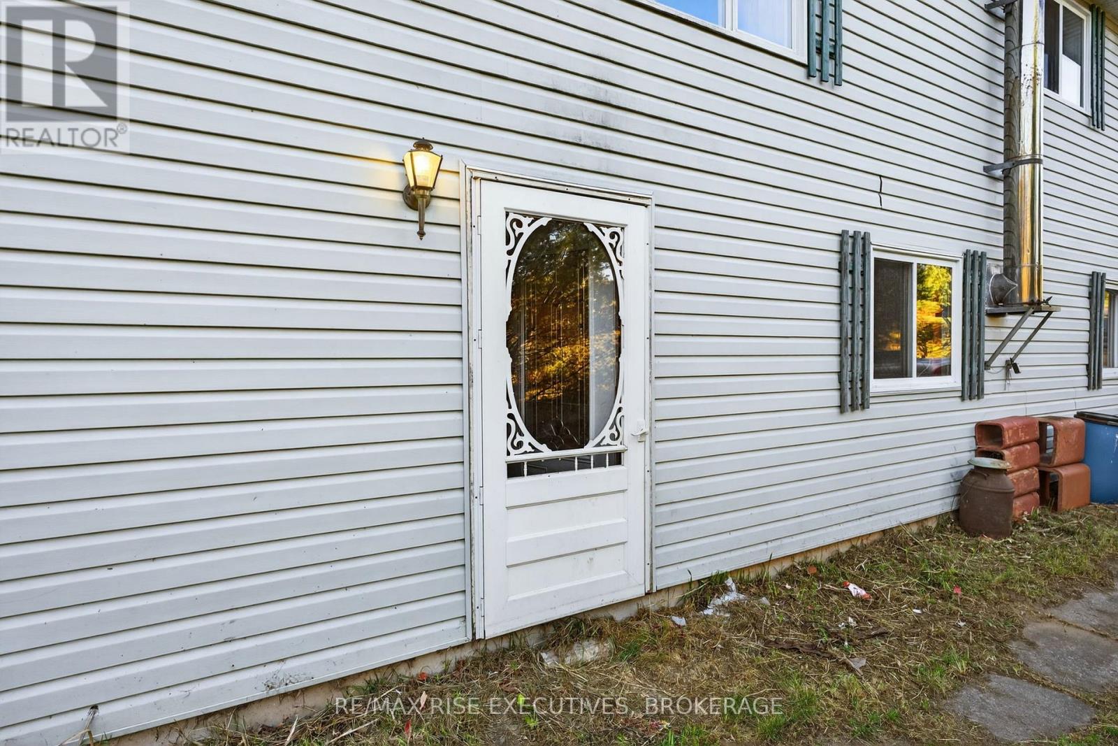 543 James Wilson Road, South Frontenac, Ontario  K0H 1W0 - Photo 2 - X12718344