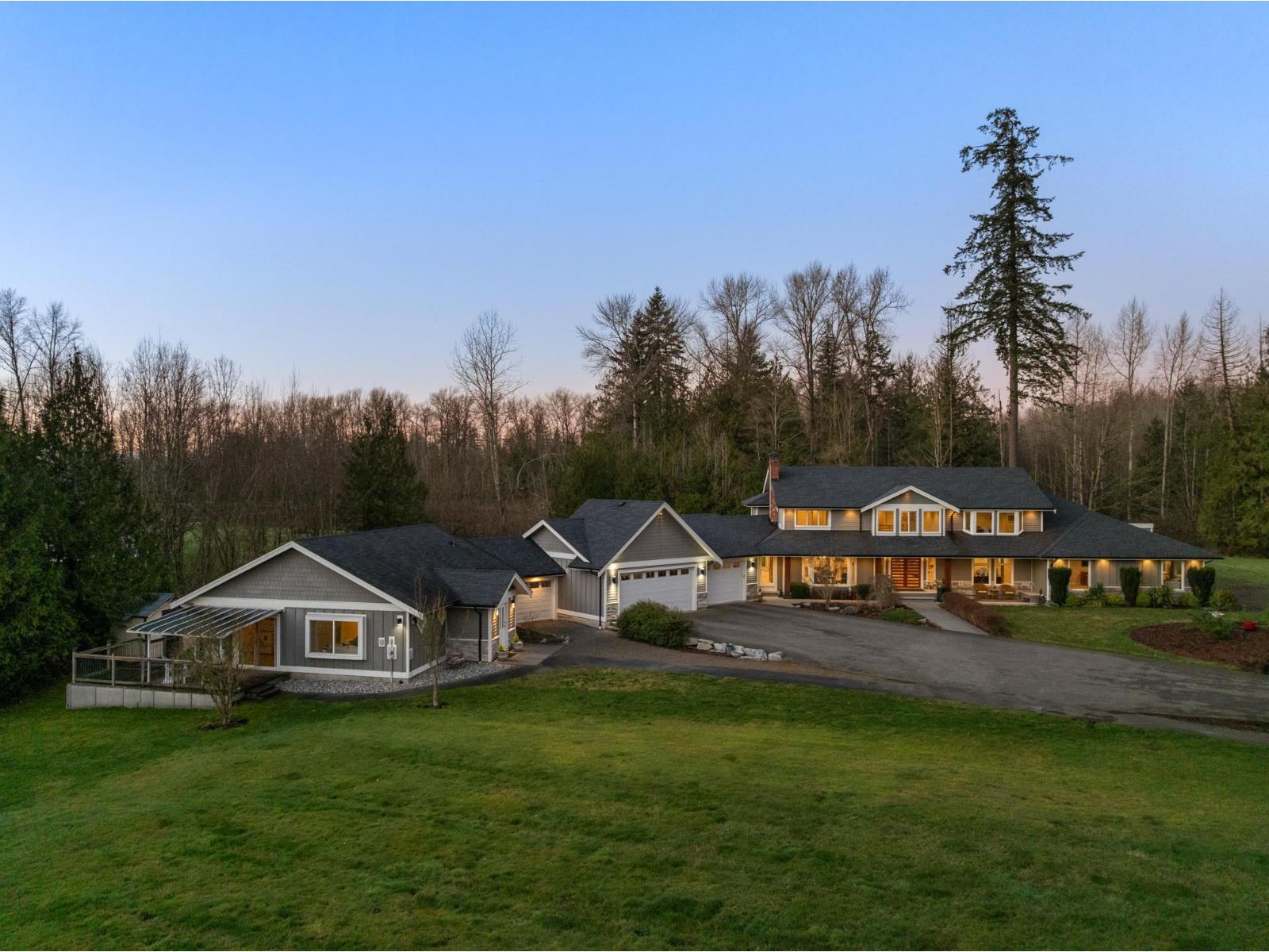 22015 40 AVENUE, Langley, British Columbia