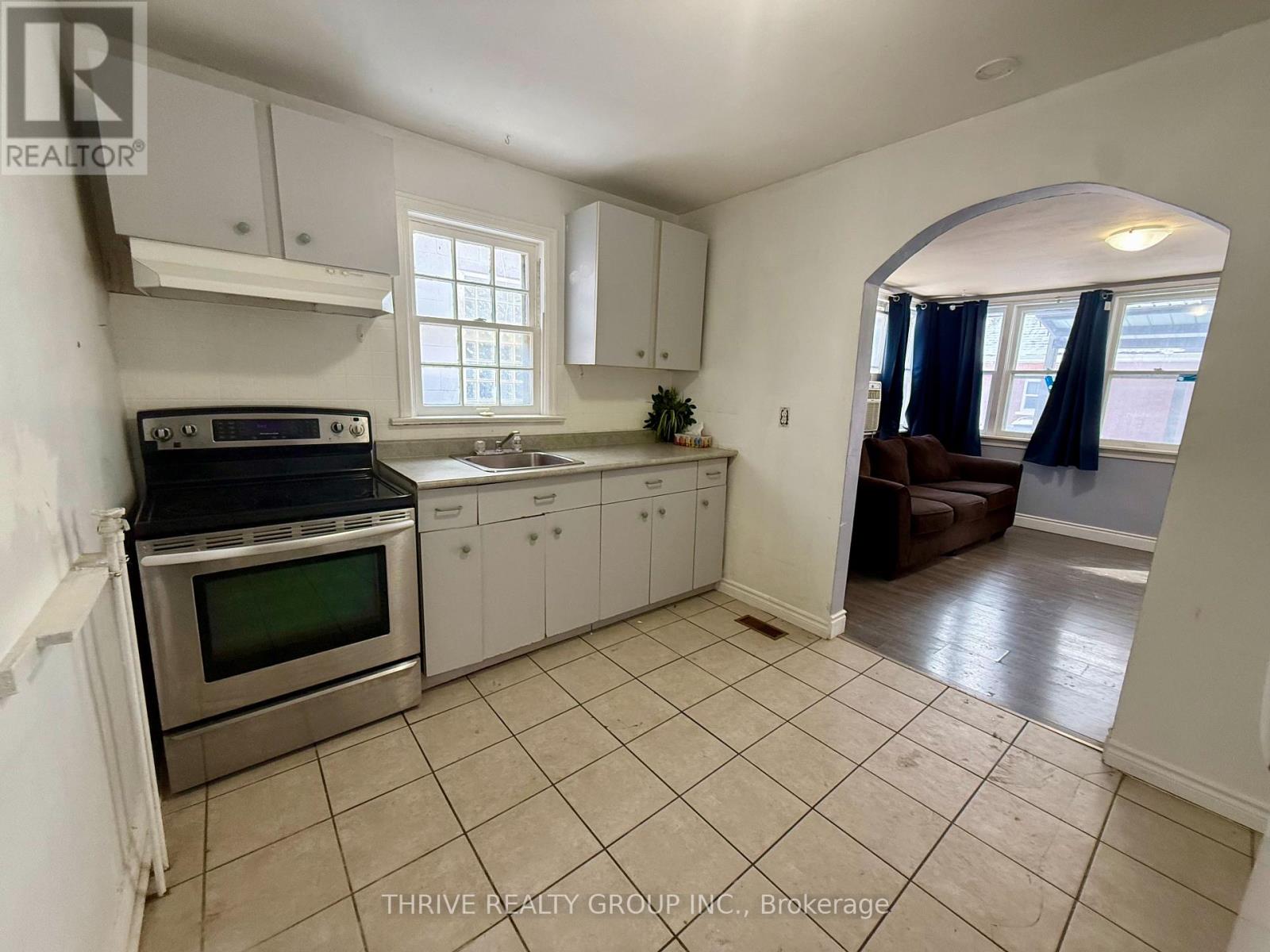 3 - 1203 Dundas Street, London East, Ontario  N5W 3A9 - Photo 1 - X12718302